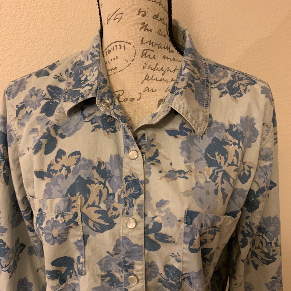 Mossimo Blouse - Picture 2 of 5